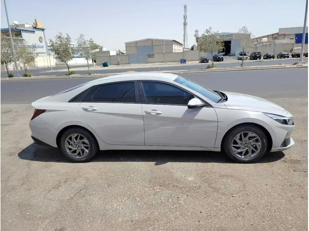Car image 4
