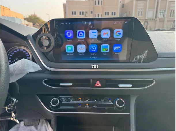 Car image 16