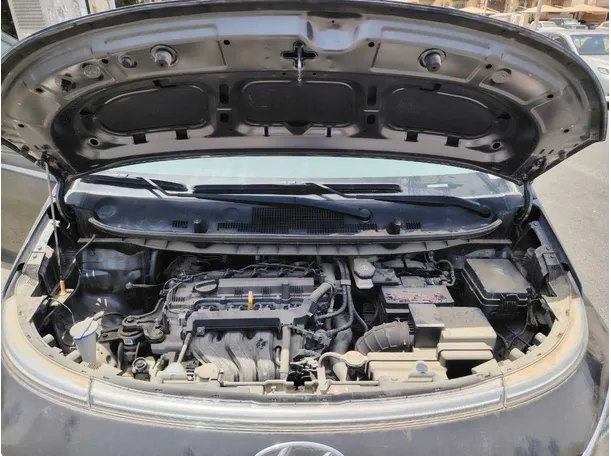 Car image 30