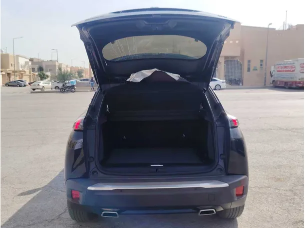 Car image 23