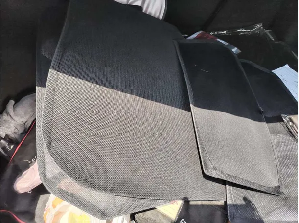 Car image 35