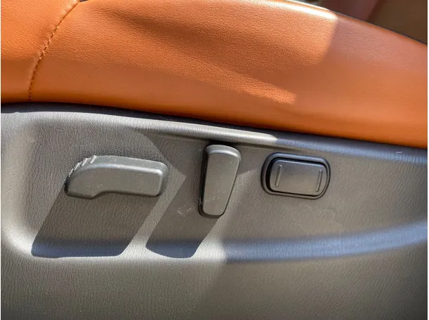 Car image 29