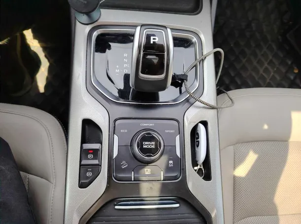 Car image 28