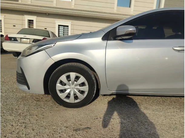Car image 9