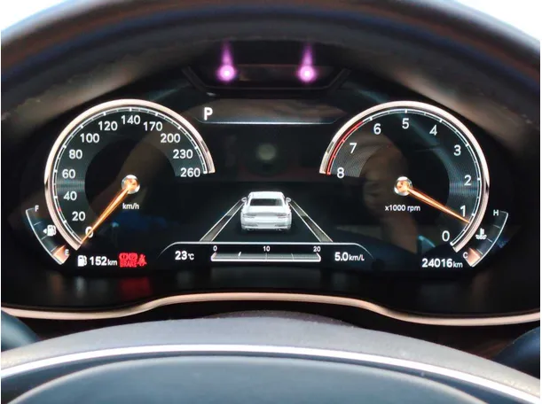 Car image 26