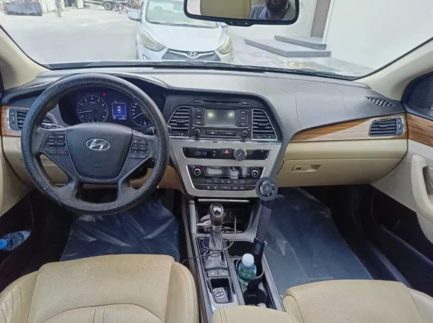 Car image 20