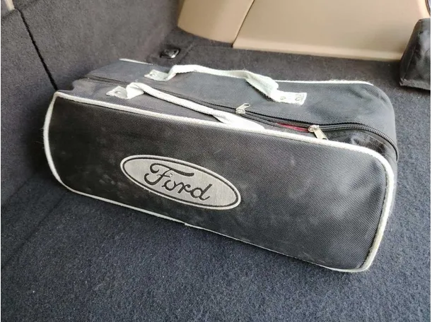 Car image 35