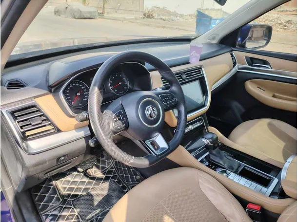 Car image 13