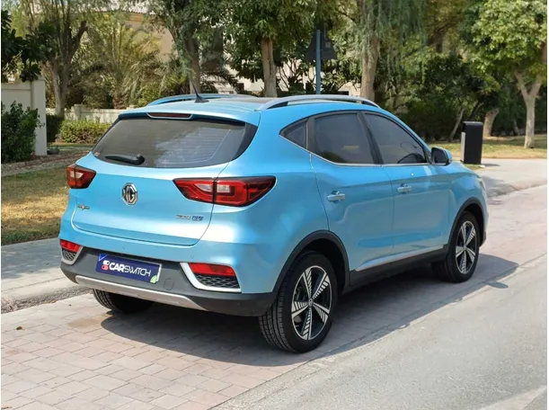 Car image 7