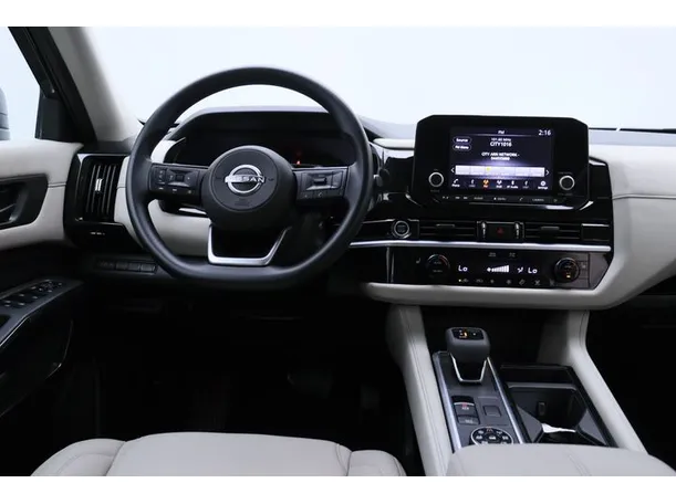 Car image 15