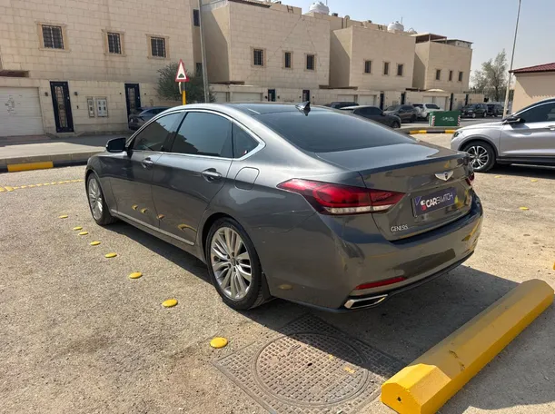 Car image 7