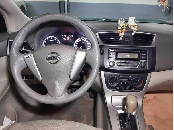 Car image 16