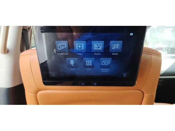 Car image 30
