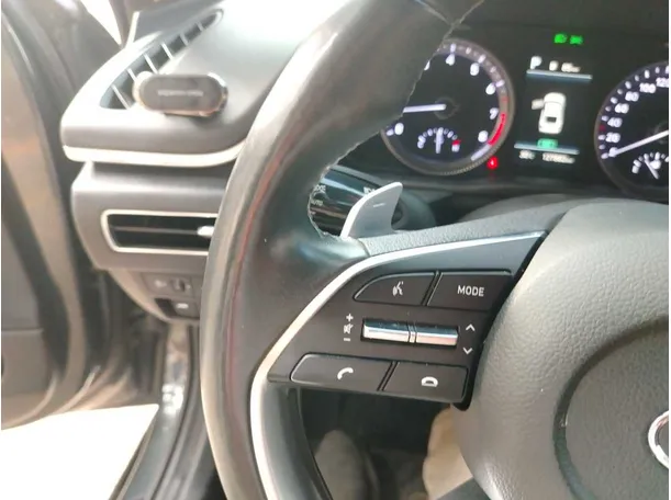 Car image 33