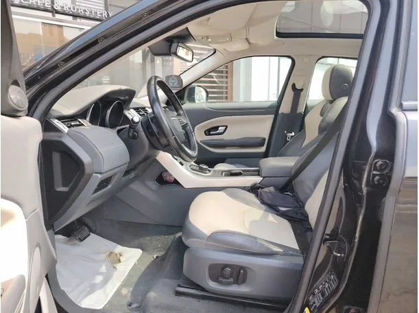 Car image 13