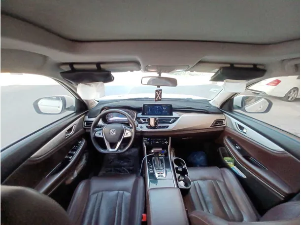 Car image 13