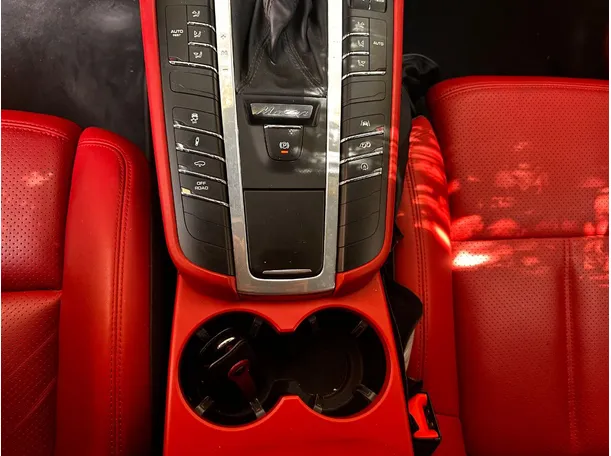 Car image 20