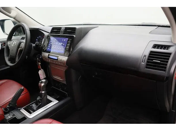 Car image 10