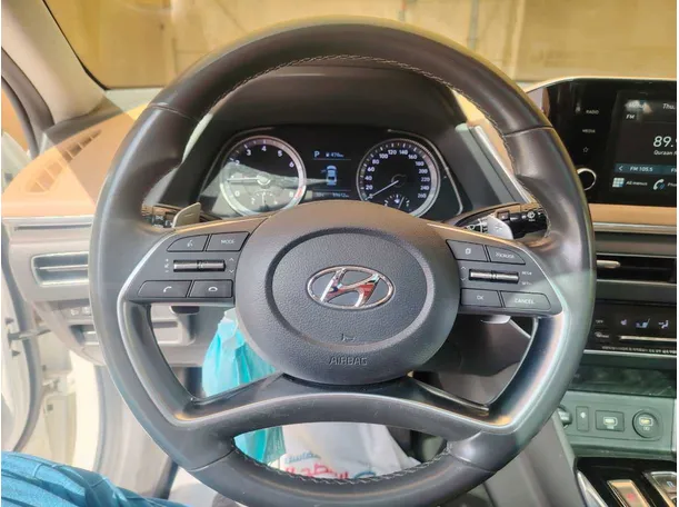 Car image 24