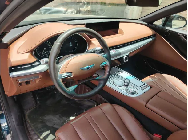 Car image 13