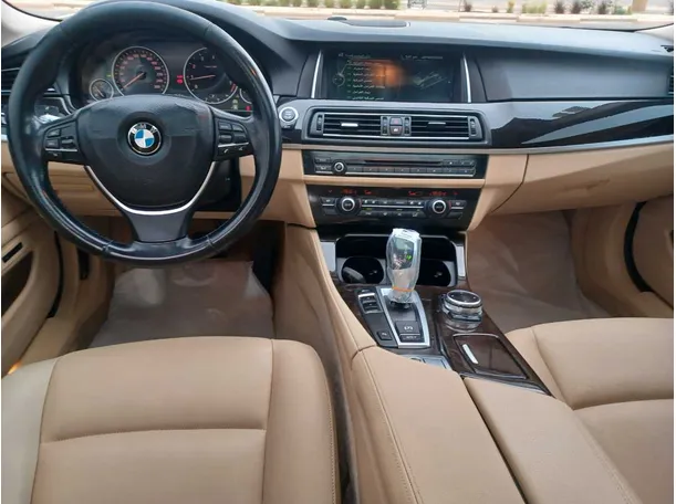 Car image 17