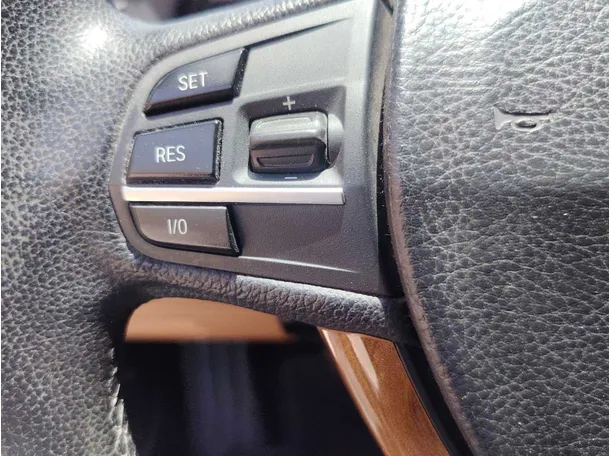 Car image 36
