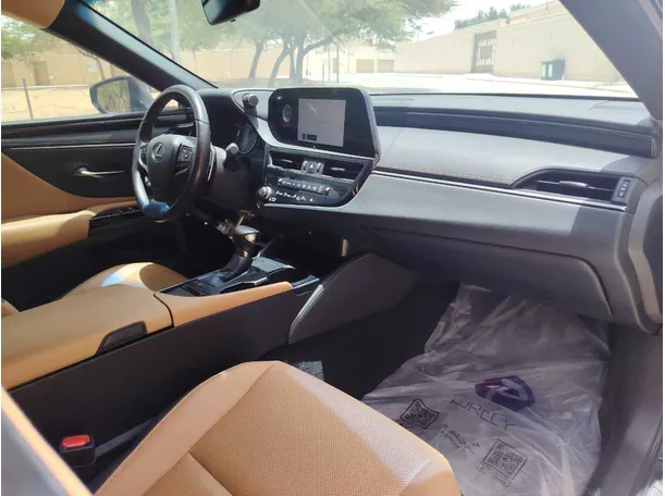 Car image 21