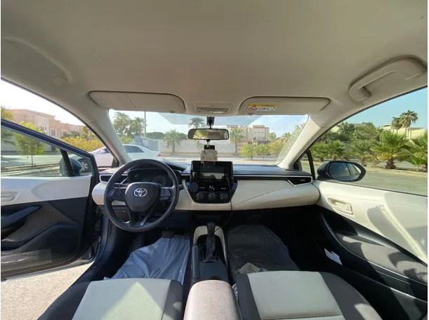 Car image 14