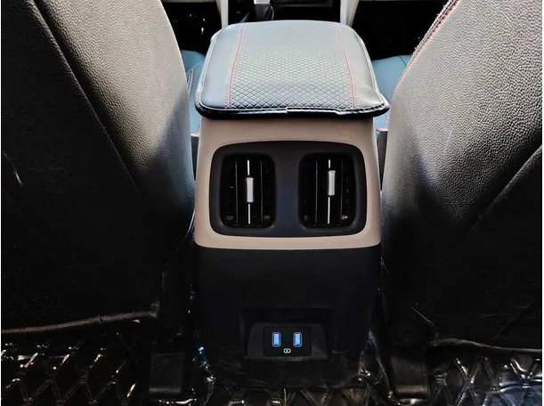 Car image 27