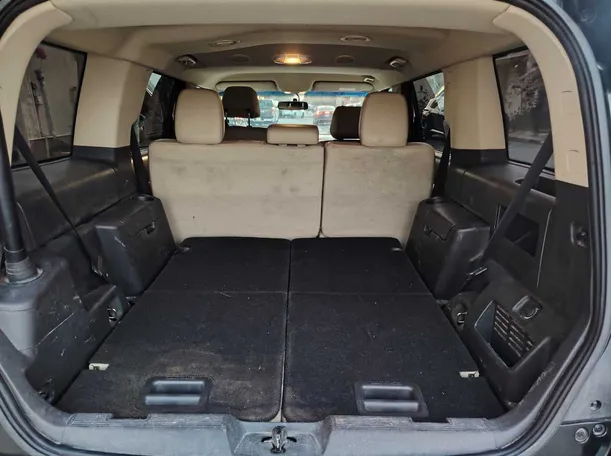 Car image 26
