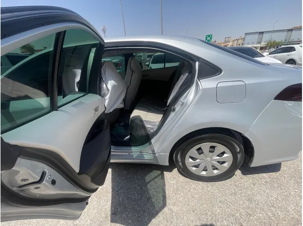 Car image 15