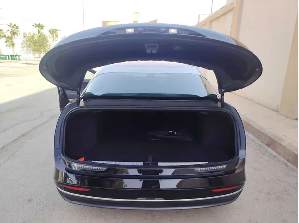 Car image 26