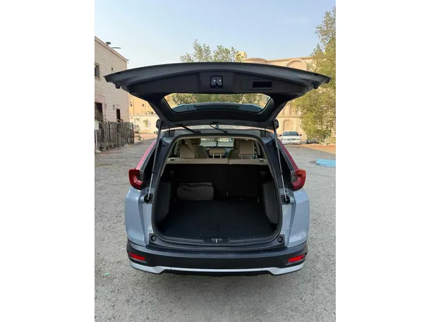 Car image 26