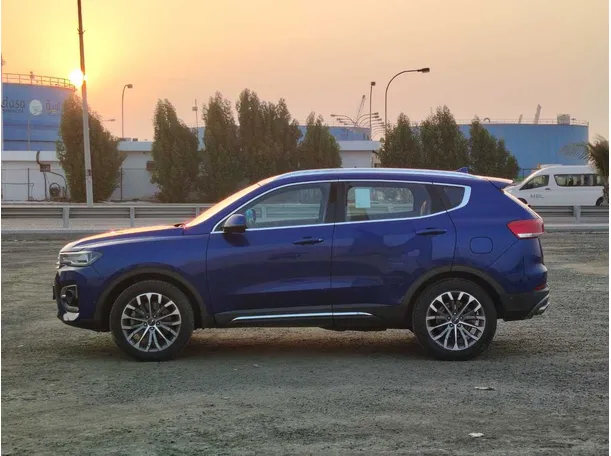 Car image 8