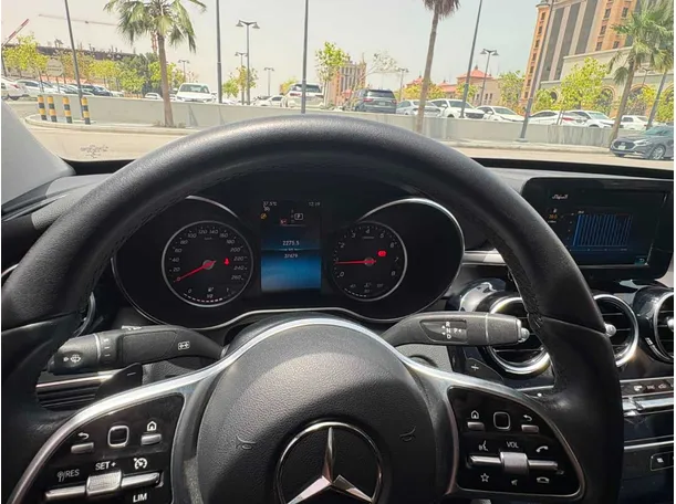 Car image 32