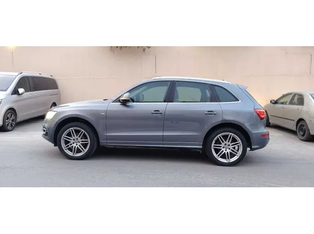 Car image 8