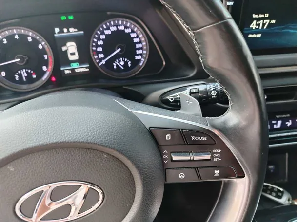 Car image 32