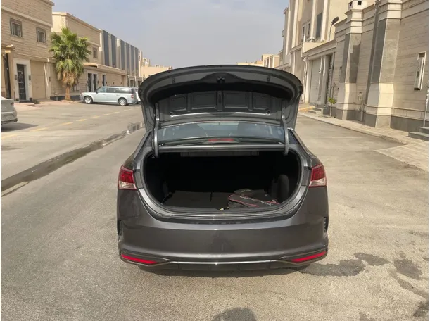Car image 21