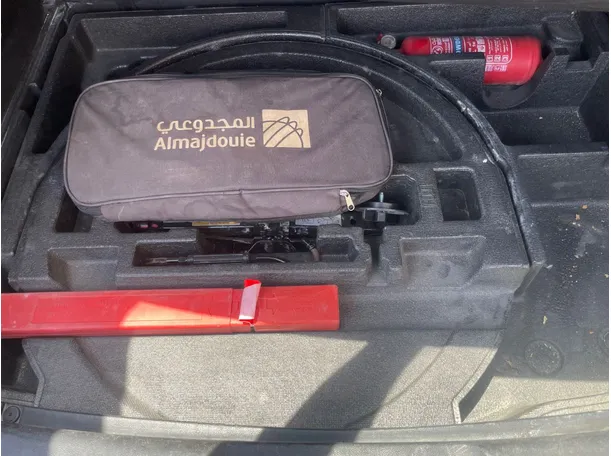 Car image 24