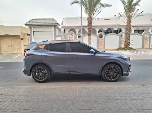 Car image 8