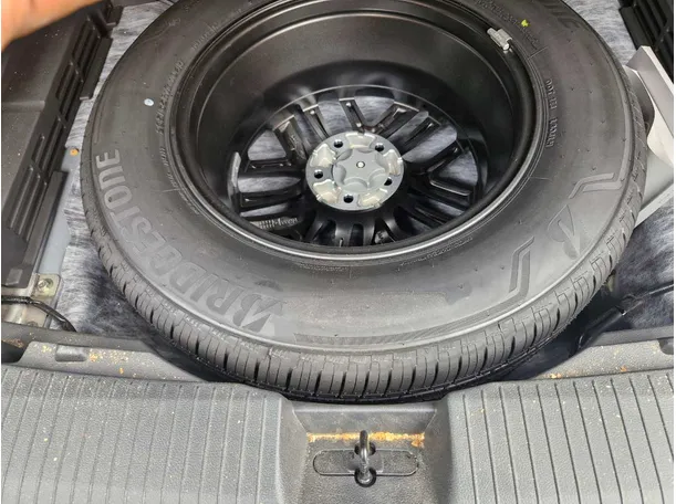 Car image 22