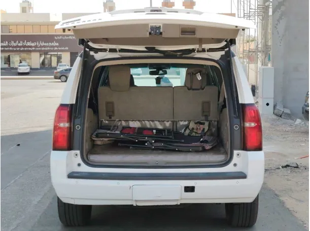 Car image 23