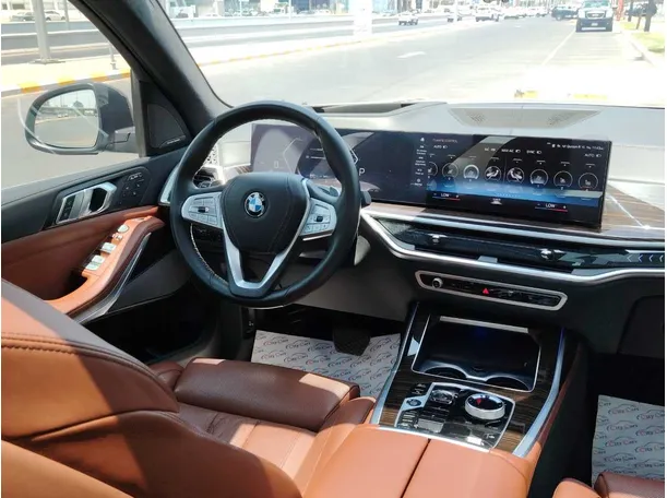 Car image 25