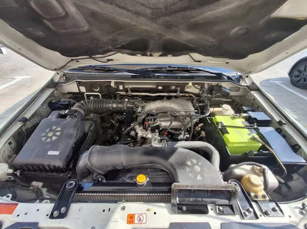 Car image 19