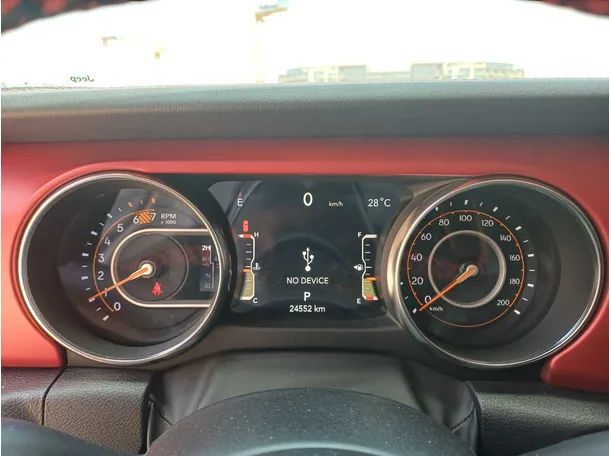 Car image 18
