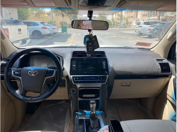 Car image 16