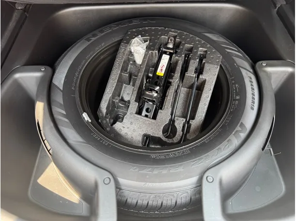 Car image 22
