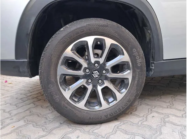 Car image 8