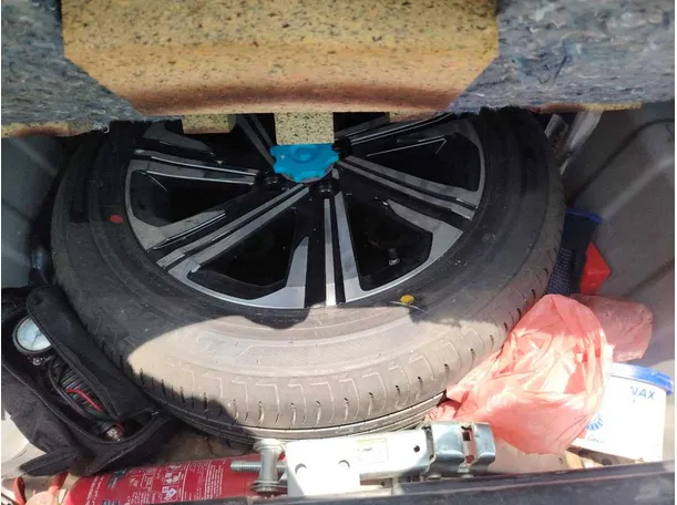 Car image 39