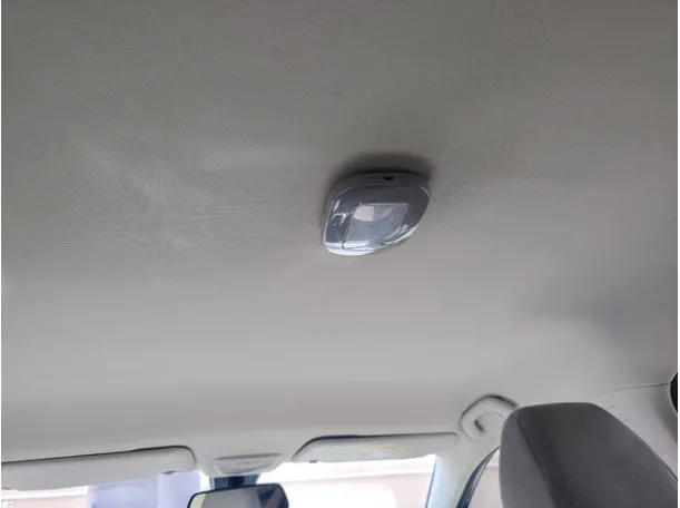 Car image 27
